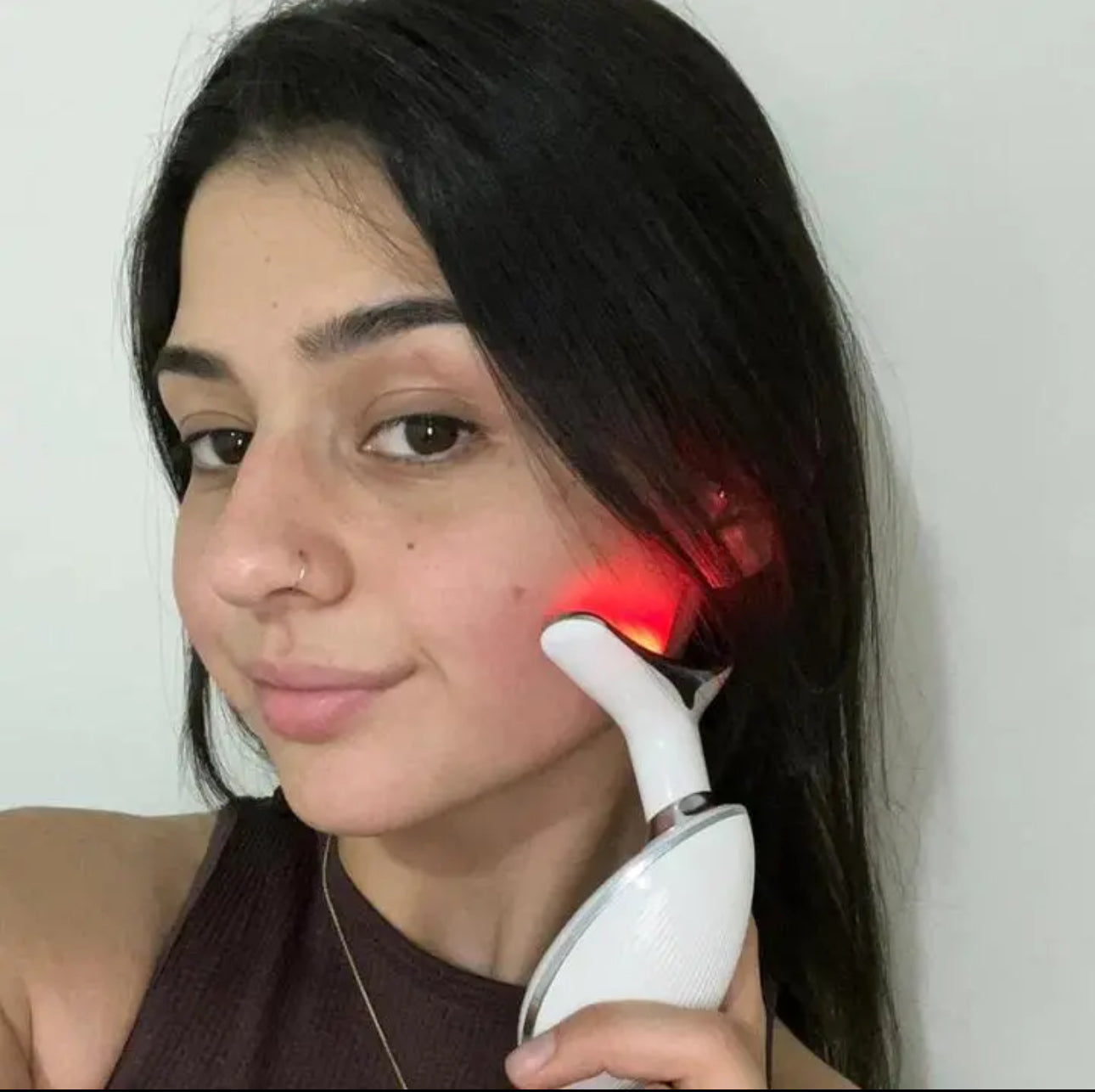 Wavy Chic Beauty Facial Massager, 7 Color Facial Device Skin Firming for Face Neck Beauty Device,